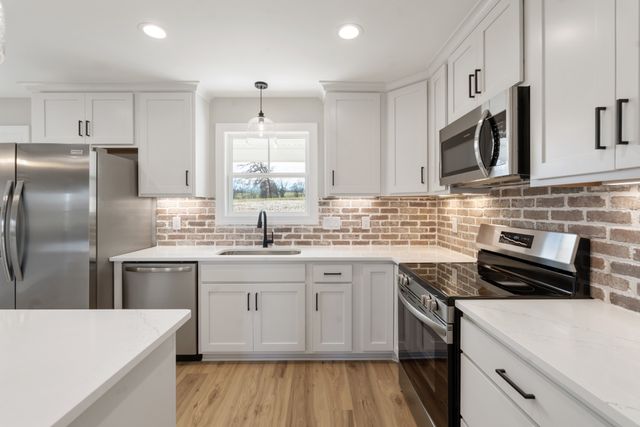 8184 Gideon Rd, Greenbrier, TN 37073