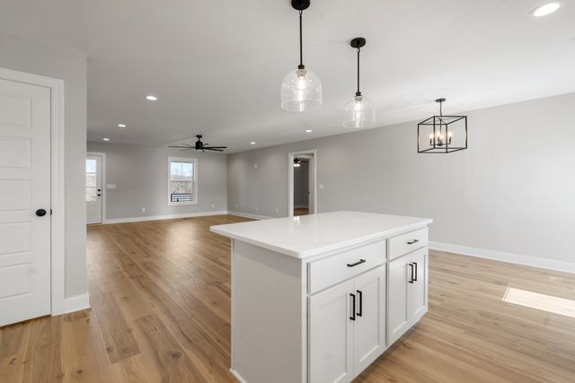 8184 Gideon Rd, Greenbrier, TN 37073