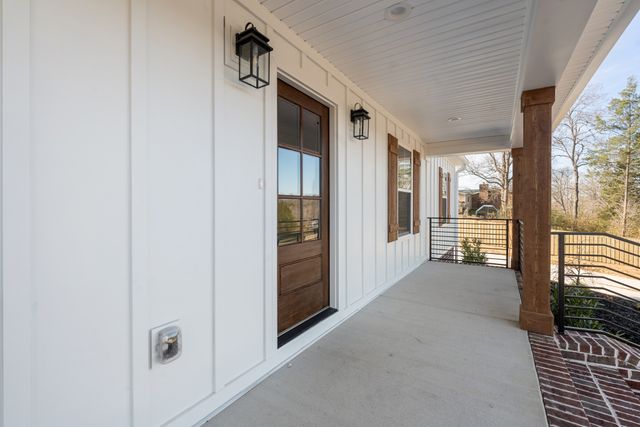 8184 Gideon Rd, Greenbrier, TN 37073