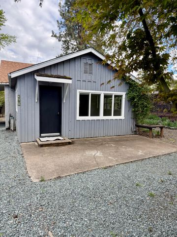 670 N 5th Street, Jacksonville, OR 97530