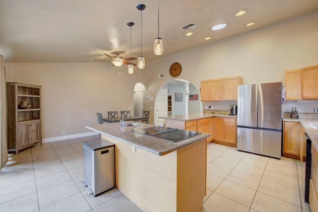 6648 Branchwater Way, Citrus Heights, CA 95621