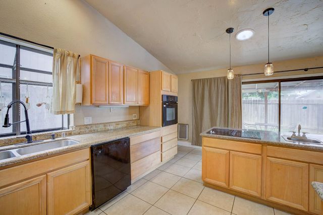 6648 Branchwater Way, Citrus Heights, CA 95621