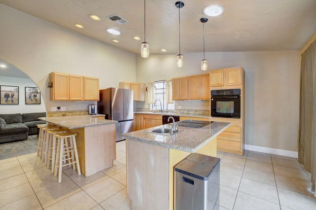 6648 Branchwater Way, Citrus Heights, CA 95621