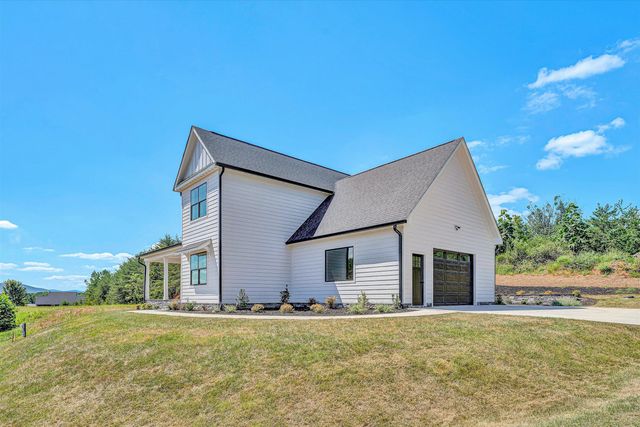 1154 Barrow Hills DR, Huddleston, VA 24104