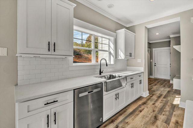 1154 Barrow Hills DR, Huddleston, VA 24104