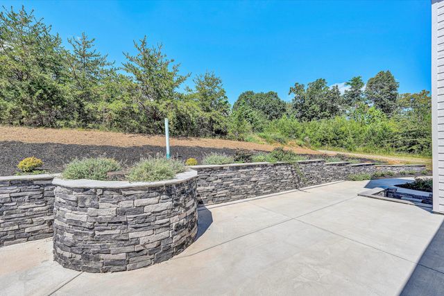 1154 Barrow Hills DR, Huddleston, VA 24104