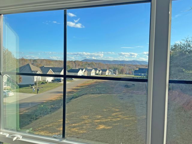 1154 Barrow Hills DR, Huddleston, VA 24104