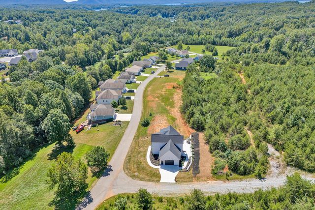 1154 Barrow Hills DR, Huddleston, VA 24104