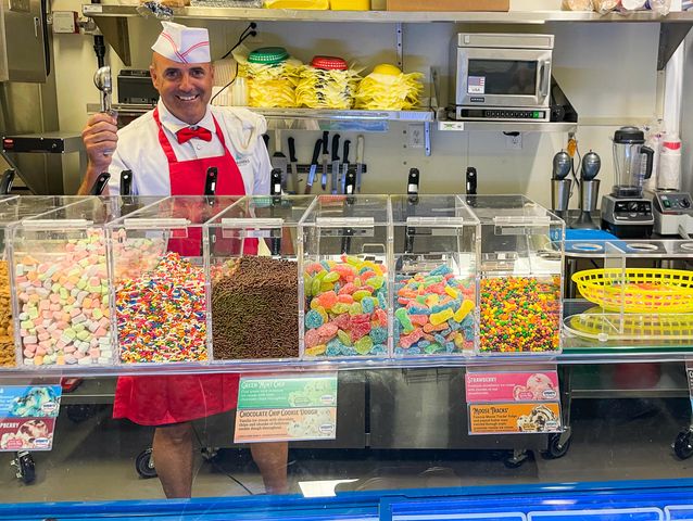 1154 Barrow Hills DR, Huddleston, VA 24104