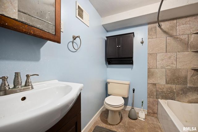 1908 COMMONWEALTH Avenue, Pekin, IL 61554