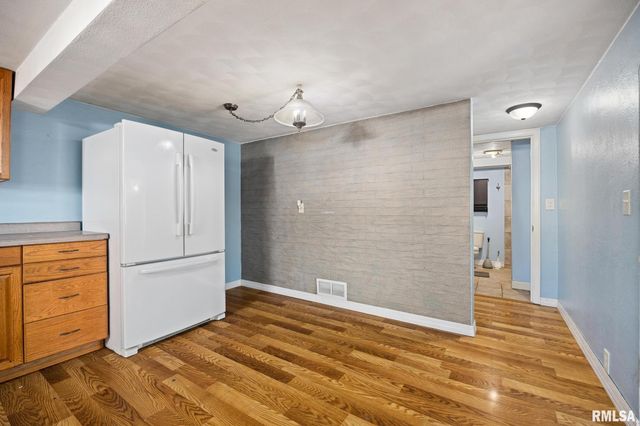 1908 COMMONWEALTH Avenue, Pekin, IL 61554