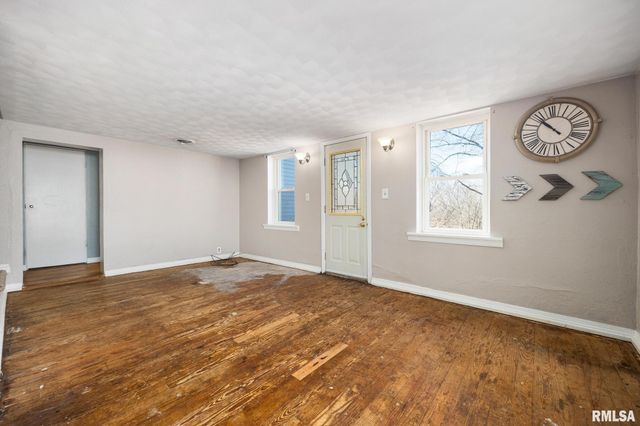 1908 COMMONWEALTH Avenue, Pekin, IL 61554