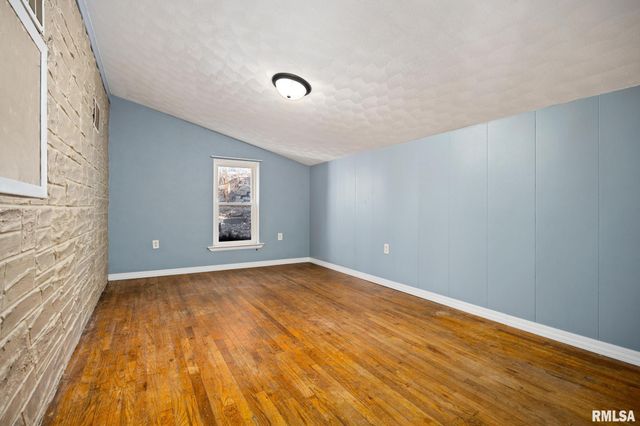 1908 COMMONWEALTH Avenue, Pekin, IL 61554