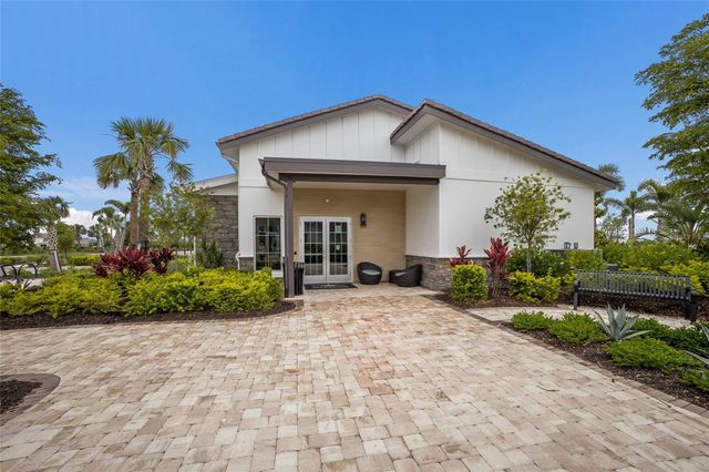 17526 CRESCENT MOON LOOP, Bradenton, FL 34211