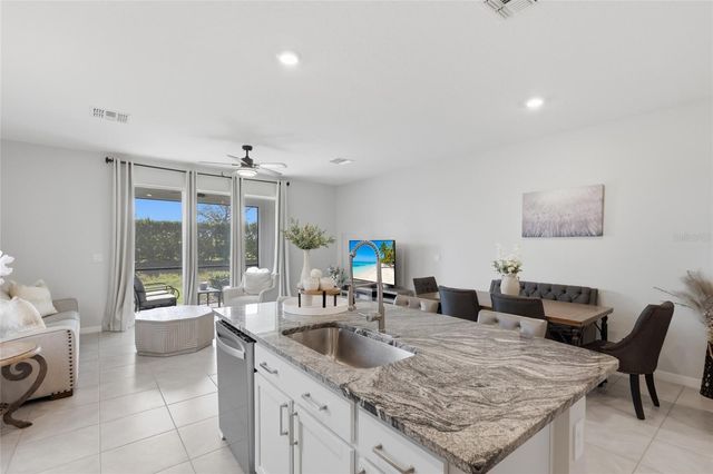 17526 CRESCENT MOON LOOP, Bradenton, FL 34211