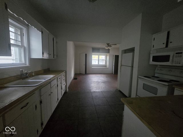 2228 S 8th Street, Terre Haute, IN 47802