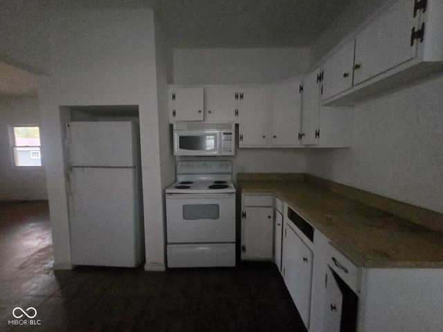 2228 S 8th Street, Terre Haute, IN 47802