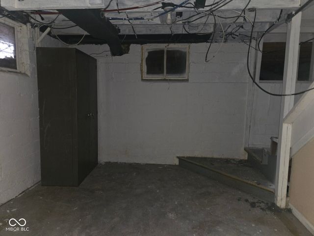 2228 S 8th Street, Terre Haute, IN 47802