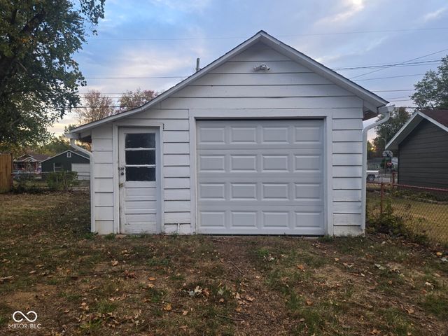 2228 S 8th Street, Terre Haute, IN 47802