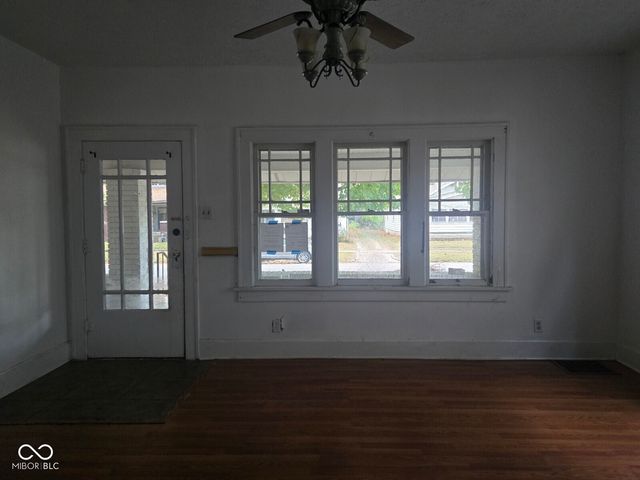 2228 S 8th Street, Terre Haute, IN 47802