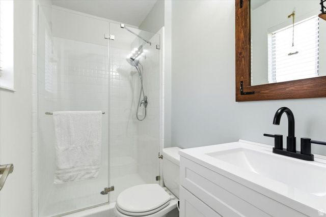3172 N MOUNTAIN RD, North Ogden, UT 84414