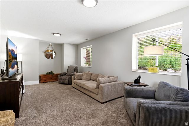 3172 N MOUNTAIN RD, North Ogden, UT 84414