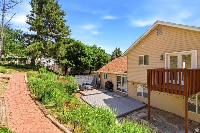 3172 N MOUNTAIN RD, North Ogden, UT 84414