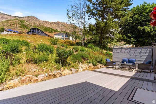 3172 N MOUNTAIN RD, North Ogden, UT 84414