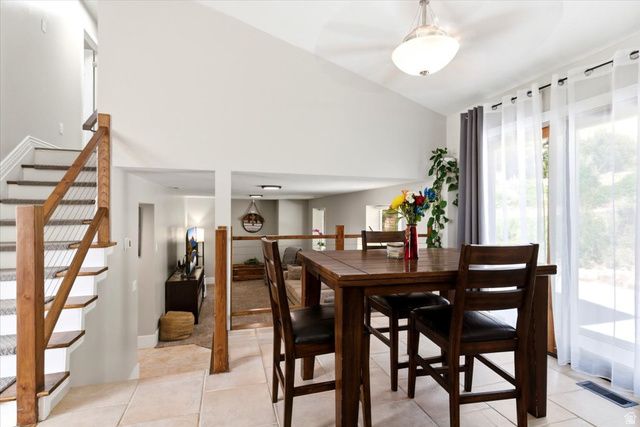 3172 N MOUNTAIN RD, North Ogden, UT 84414
