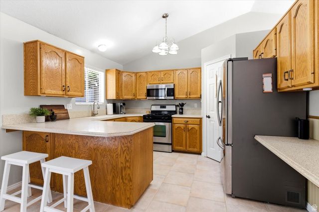 3172 N MOUNTAIN RD, North Ogden, UT 84414