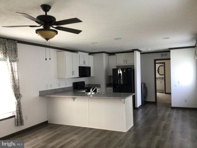 25 KENNEDY DR, Fairless Hills, PA 19030