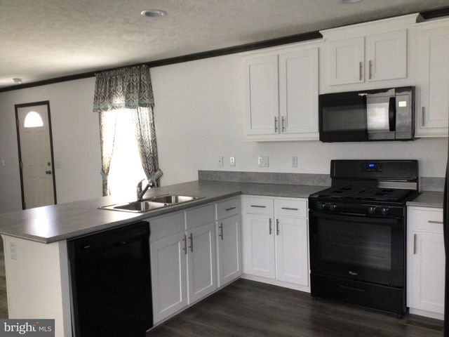 25 KENNEDY DR, Fairless Hills, PA 19030