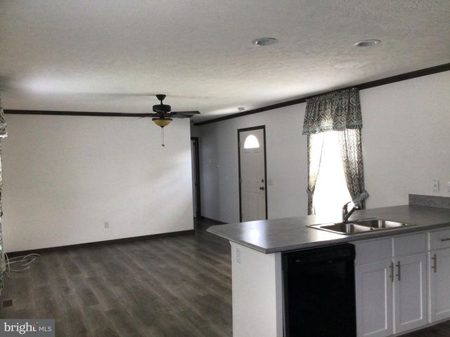 25 KENNEDY DR, Fairless Hills, PA 19030