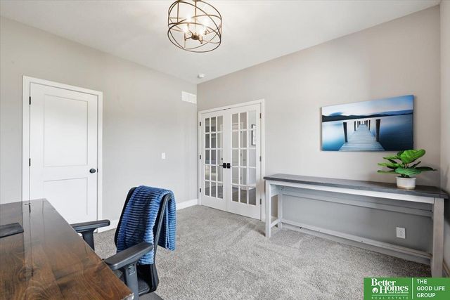 915 Elm Circle, Springfield, NE 68059