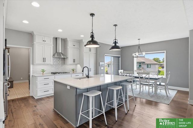 915 Elm Circle, Springfield, NE 68059