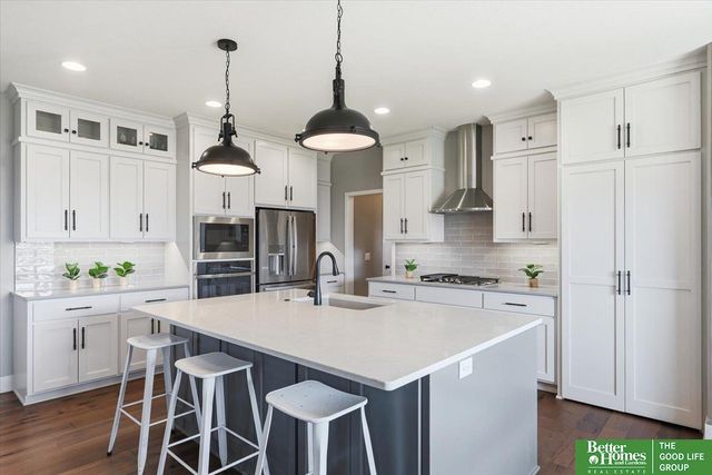 915 Elm Circle, Springfield, NE 68059