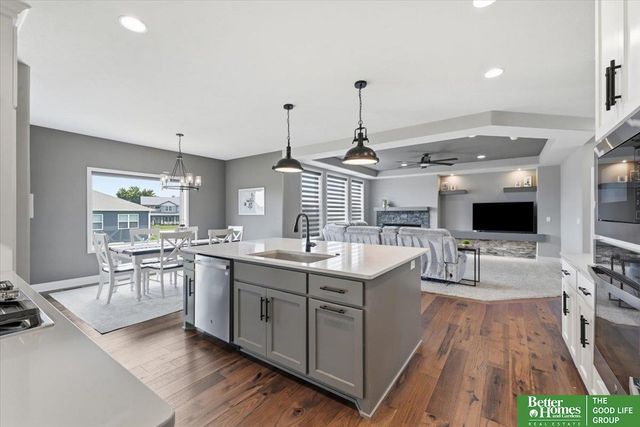 915 Elm Circle, Springfield, NE 68059