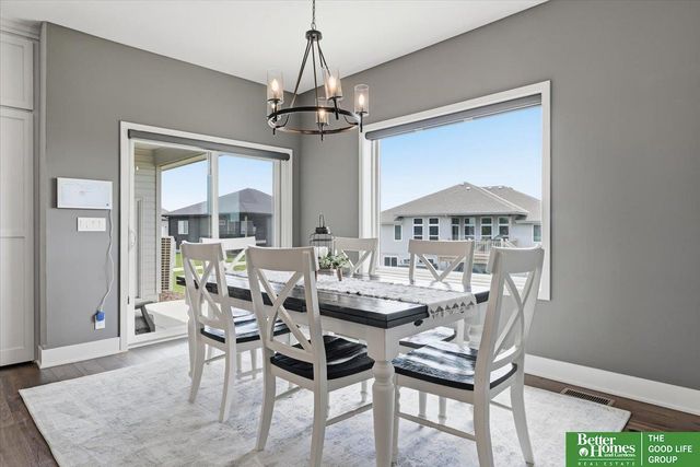 915 Elm Circle, Springfield, NE 68059