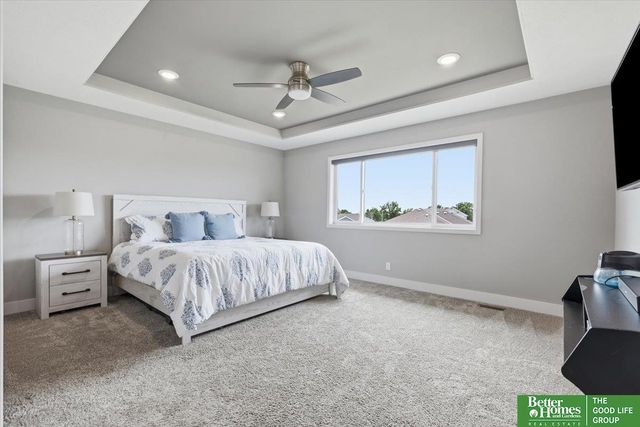 915 Elm Circle, Springfield, NE 68059