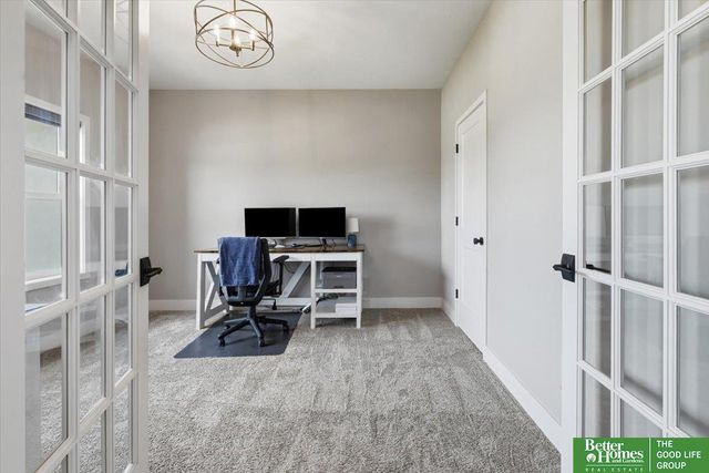915 Elm Circle, Springfield, NE 68059