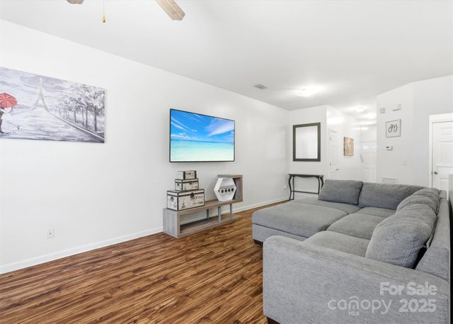 7715 Abigail Glen Drive, Charlotte, NC 28212