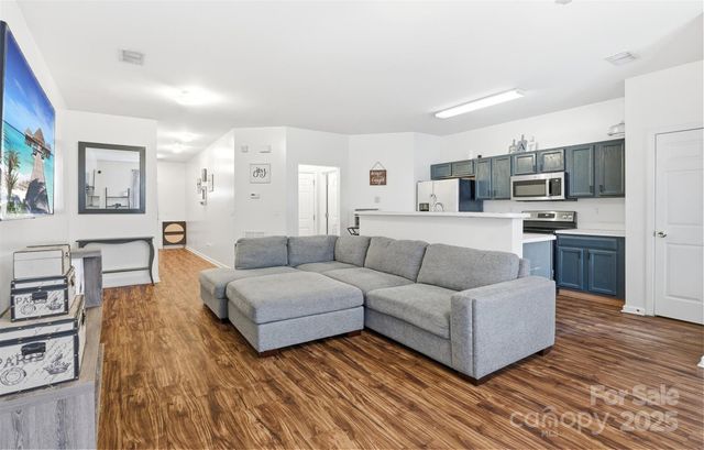 7715 Abigail Glen Drive, Charlotte, NC 28212