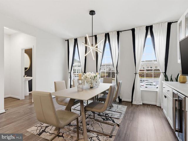 8280 CLAY LN, Manassas, VA 20110