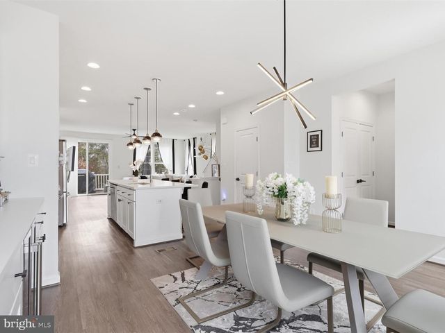 8280 CLAY LN, Manassas, VA 20110