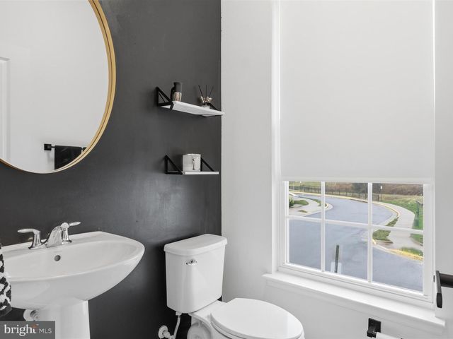 8280 CLAY LN, Manassas, VA 20110