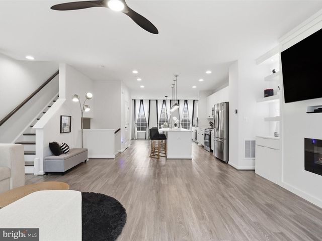 8280 CLAY LN, Manassas, VA 20110