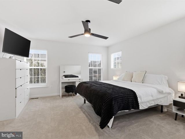 8280 CLAY LN, Manassas, VA 20110