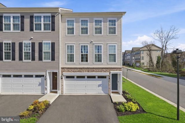 8280 CLAY LN, Manassas, VA 20110