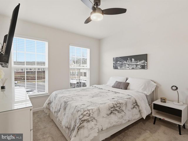 8280 CLAY LN, Manassas, VA 20110