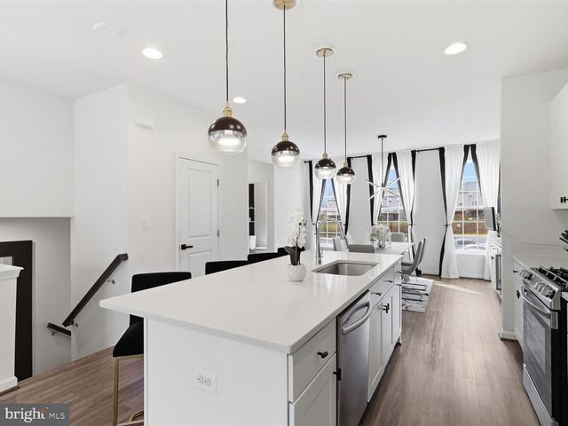 8280 CLAY LN, Manassas, VA 20110